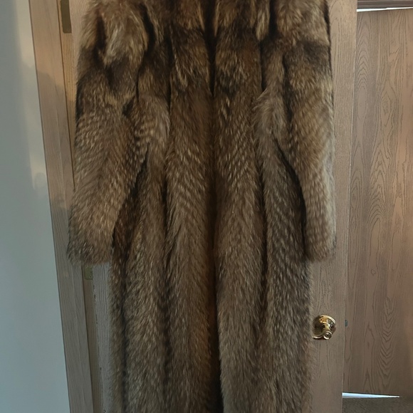 Tanuki full length fur coat - Picture 3 of 3